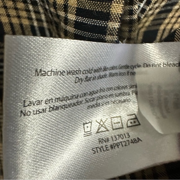 Peace and Pearls Long Sleeve Quarter Button Up Viscose Collarless Blouse Plus 1X - Picture 11 of 11